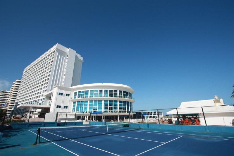 Castle Beach Suites By Miarentals Miami Beach Bagian luar foto